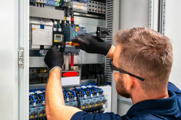 Best Circuit Breaker Repair  in Montesano, WA